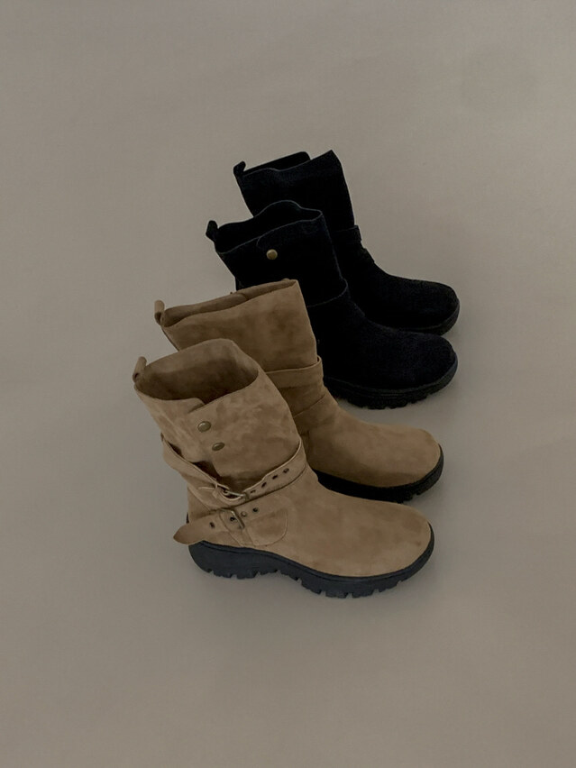 suede boots [ROS05]