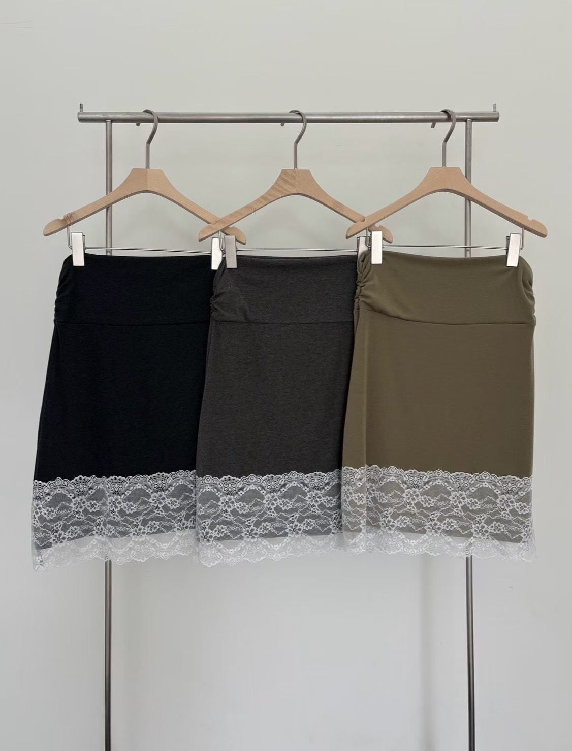 lace shirring skirt