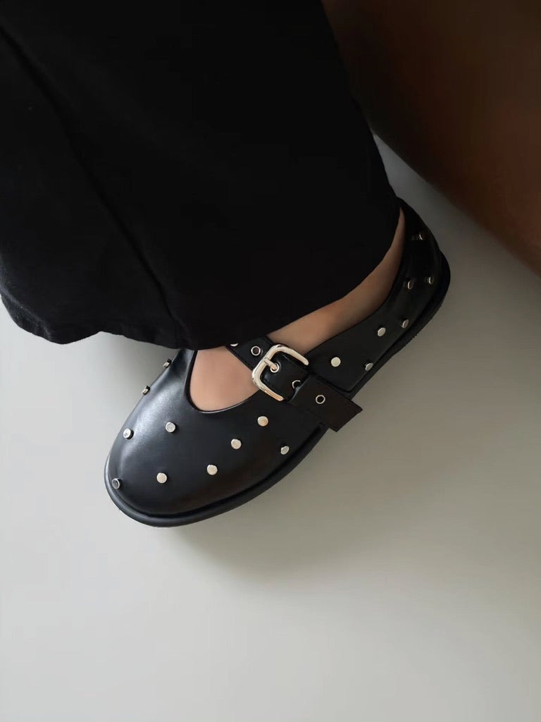 flat loafers [ROS03]