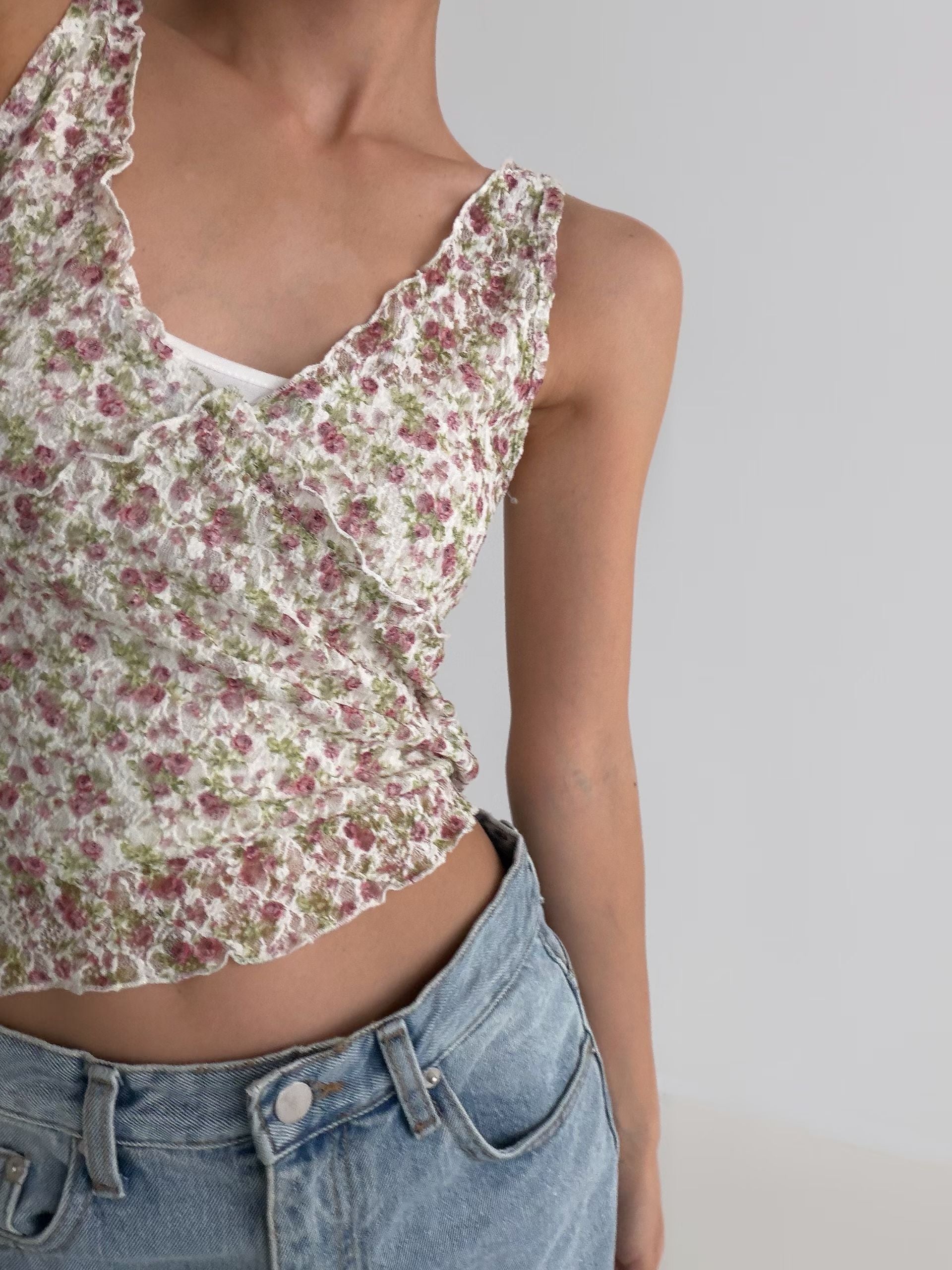 colly sleeveless top