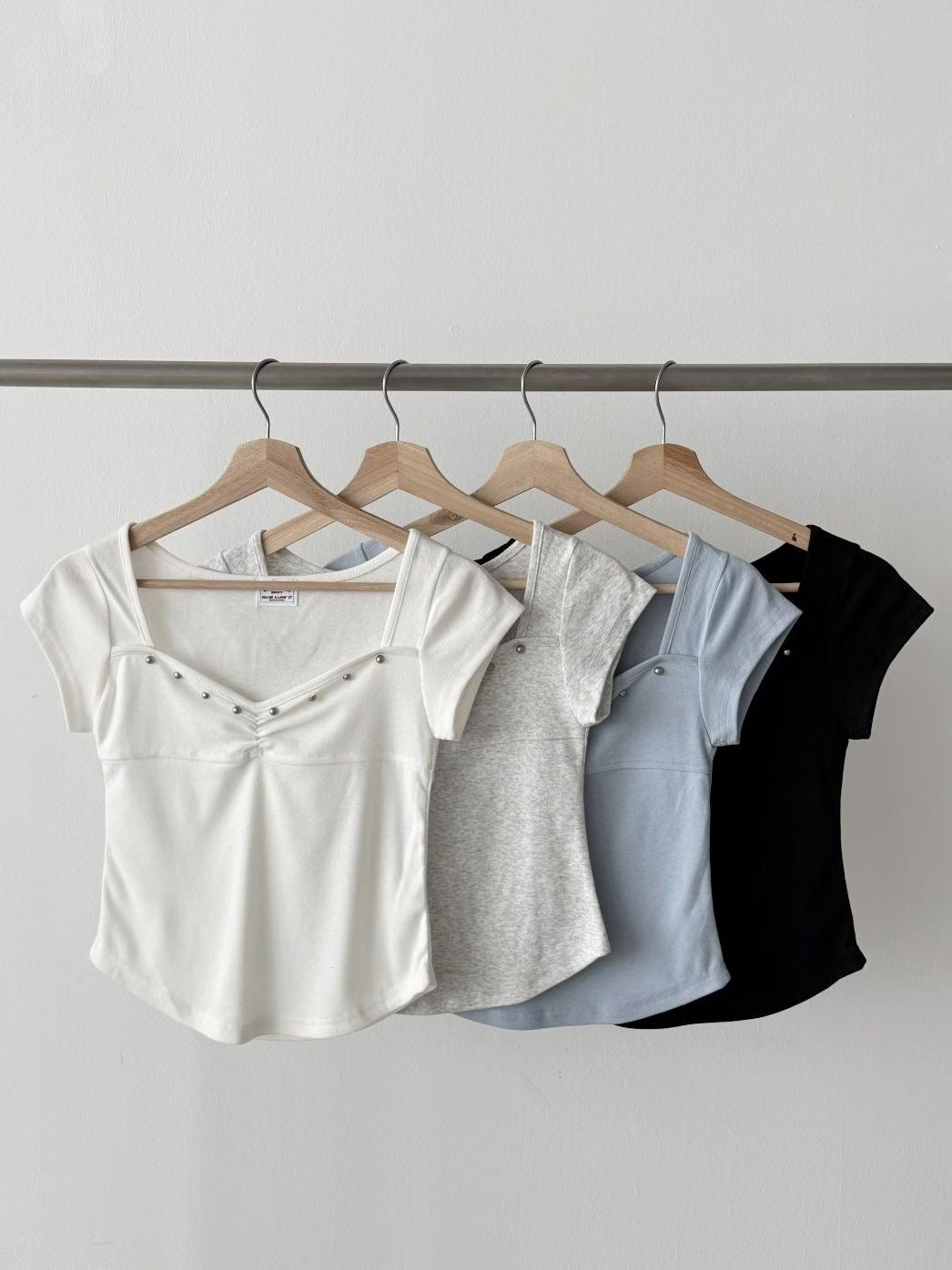 channy heart neck t-shirt
