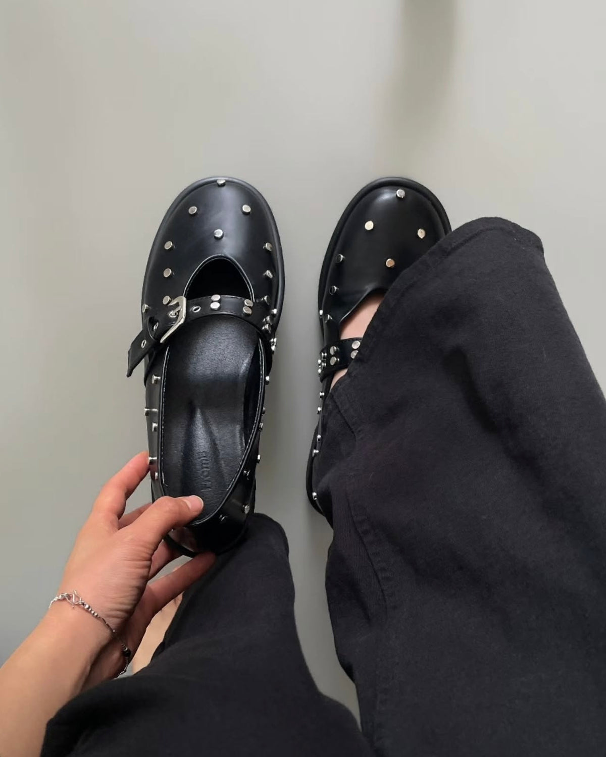 flat loafers [ROS03]