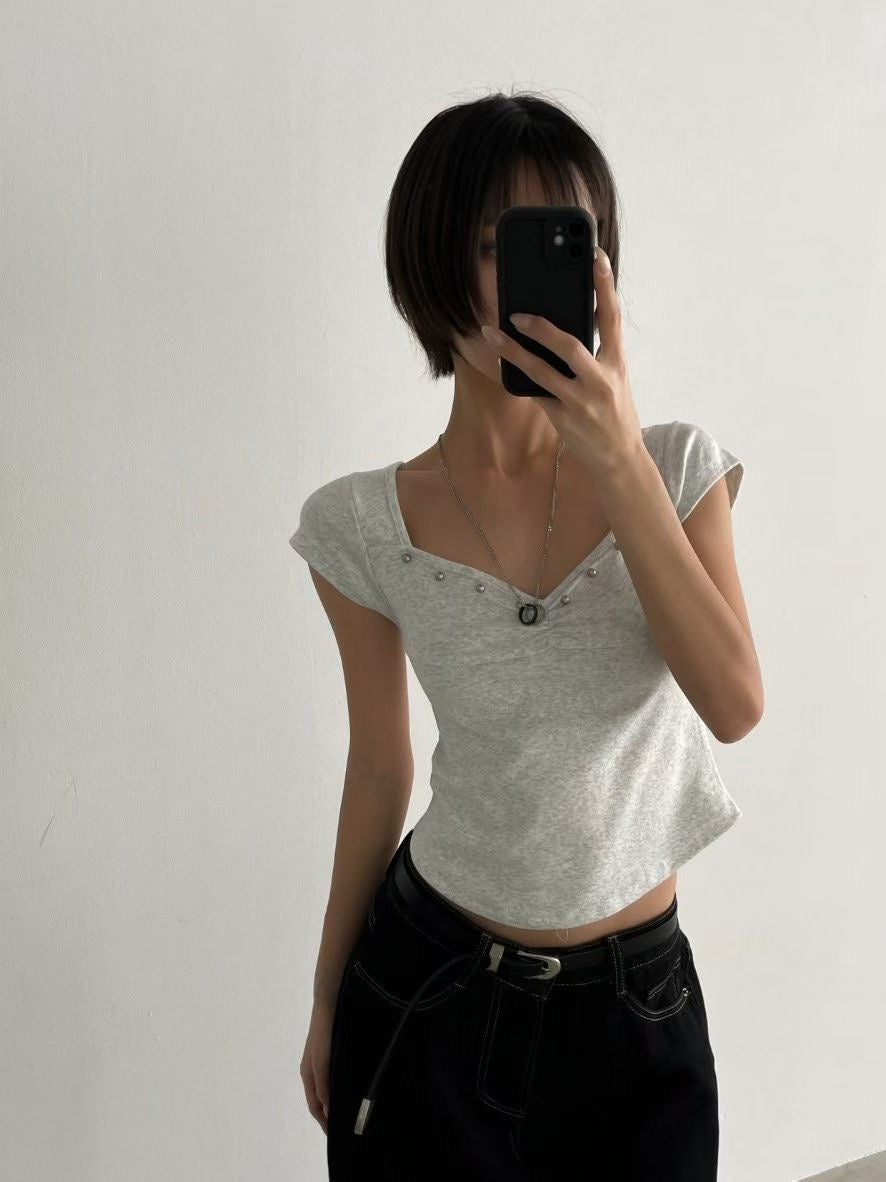 channy heart neck t-shirt